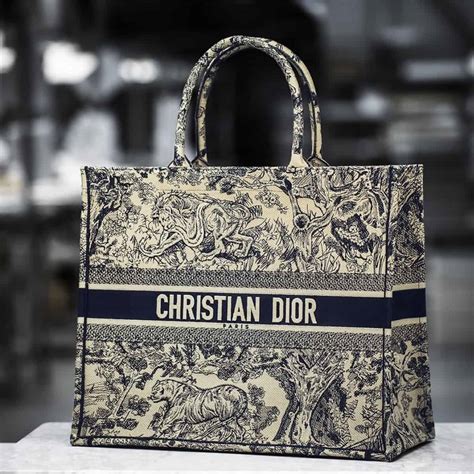 сколько стоит dior|dior book tote official website.